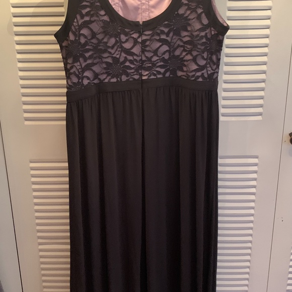 Laura Plus 14+ Black Maxi Occassion Dress - Picture 3 of 5
